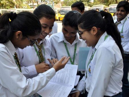 The Indian Space Research Organisation (ISRO) offers a free online course for school students. Students above class 8 can attend it.The course comes under the Antriksh Jigyasa (space curiosity) programme of ISRO.