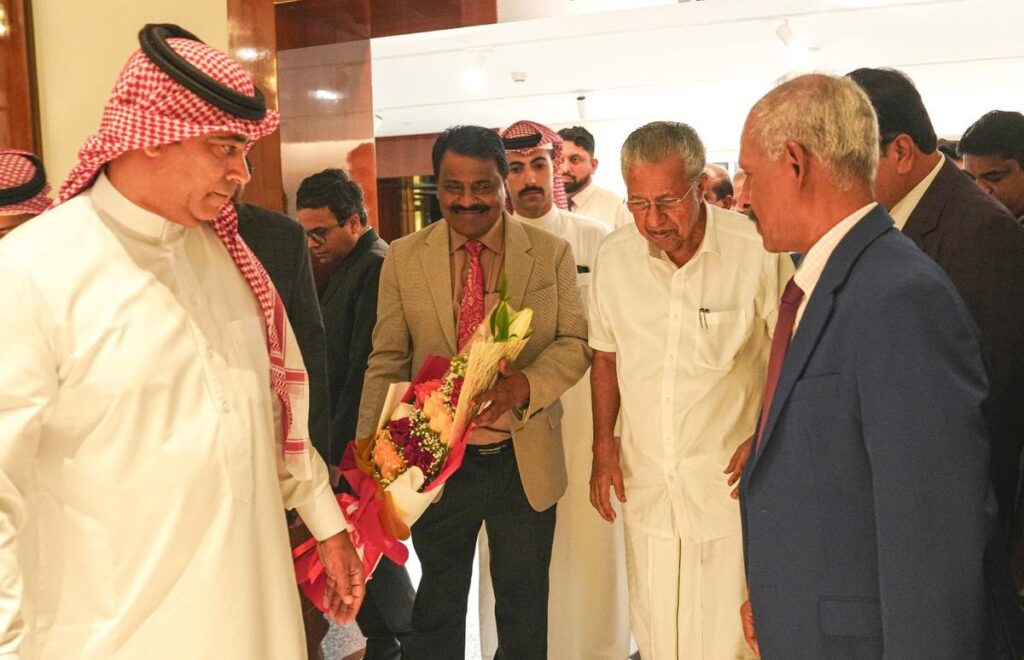 kerala cm gulf visit
