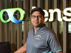 peyush bansal lenskart success story