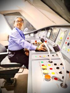 Surekha Yadav First Woman Loco Pilot