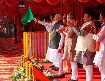 PM Modi flags off four Vande Bharat trains