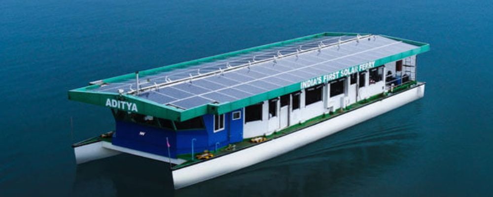 Solar boat service in Ashtamudi Lake