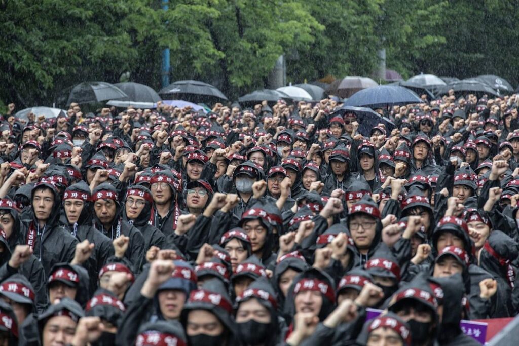 samsung electronics strike global chip supply risk