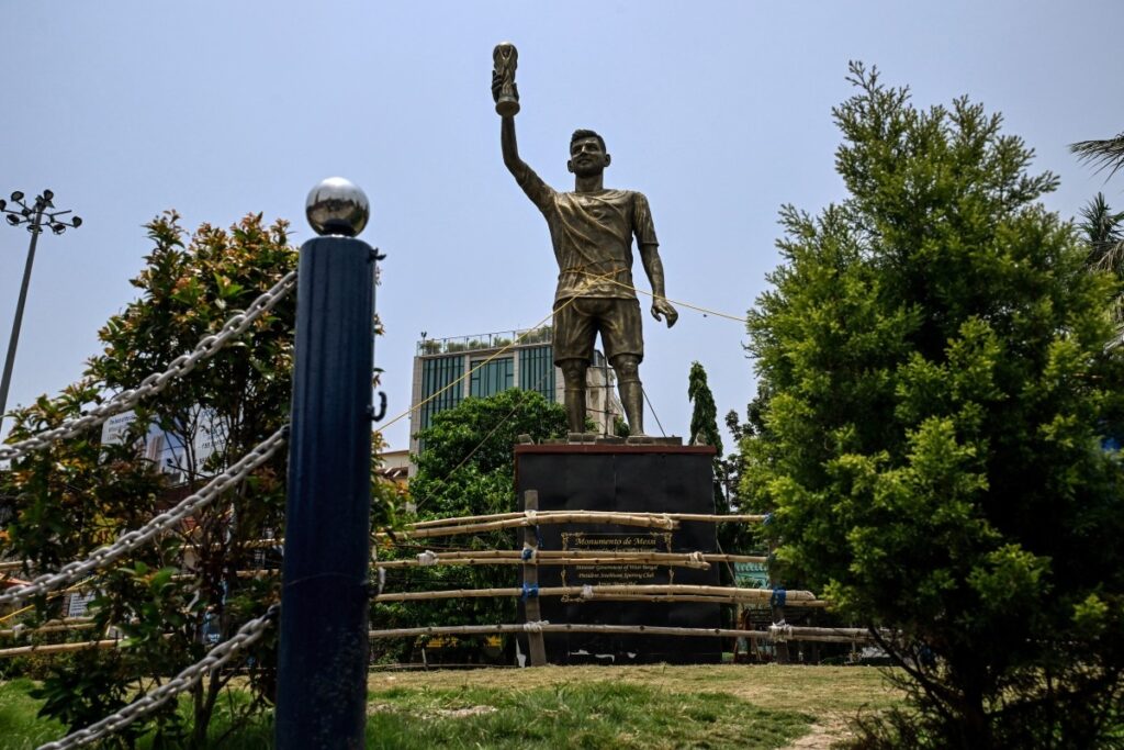 Kolkata Lionel Messi statue removal