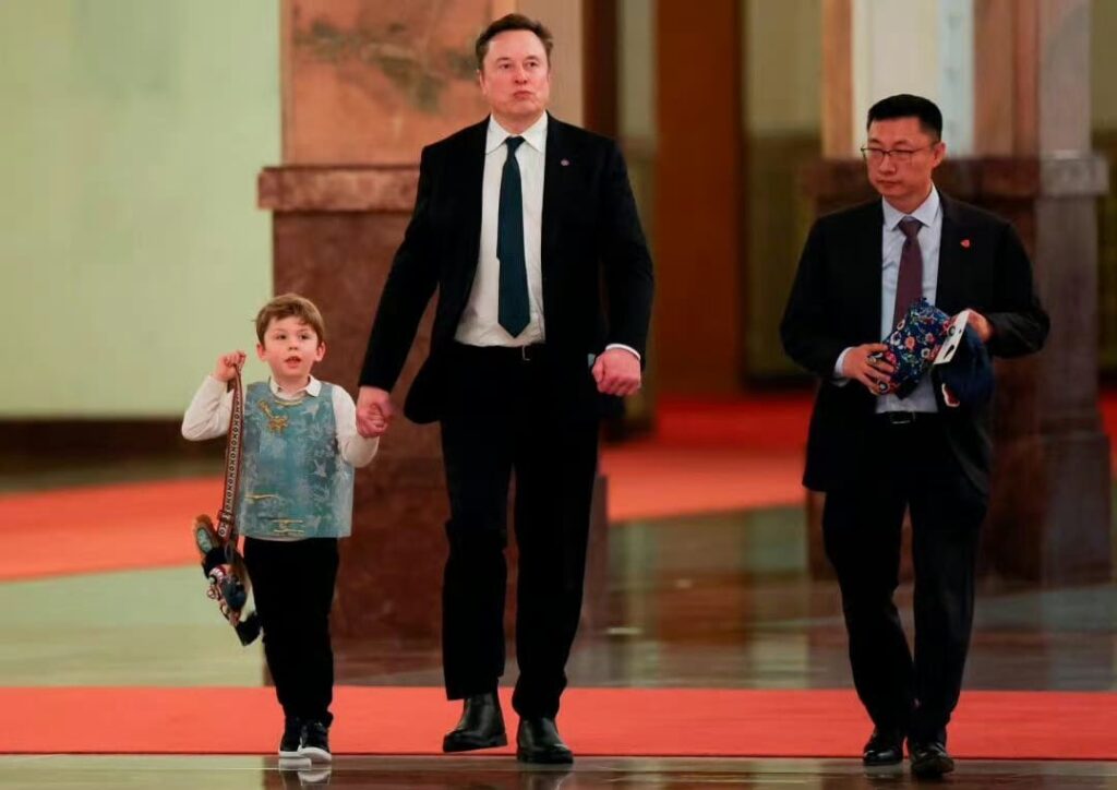 Elon Musk son China