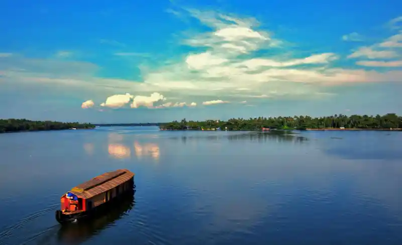 ashtamudi lake tourism development kollam