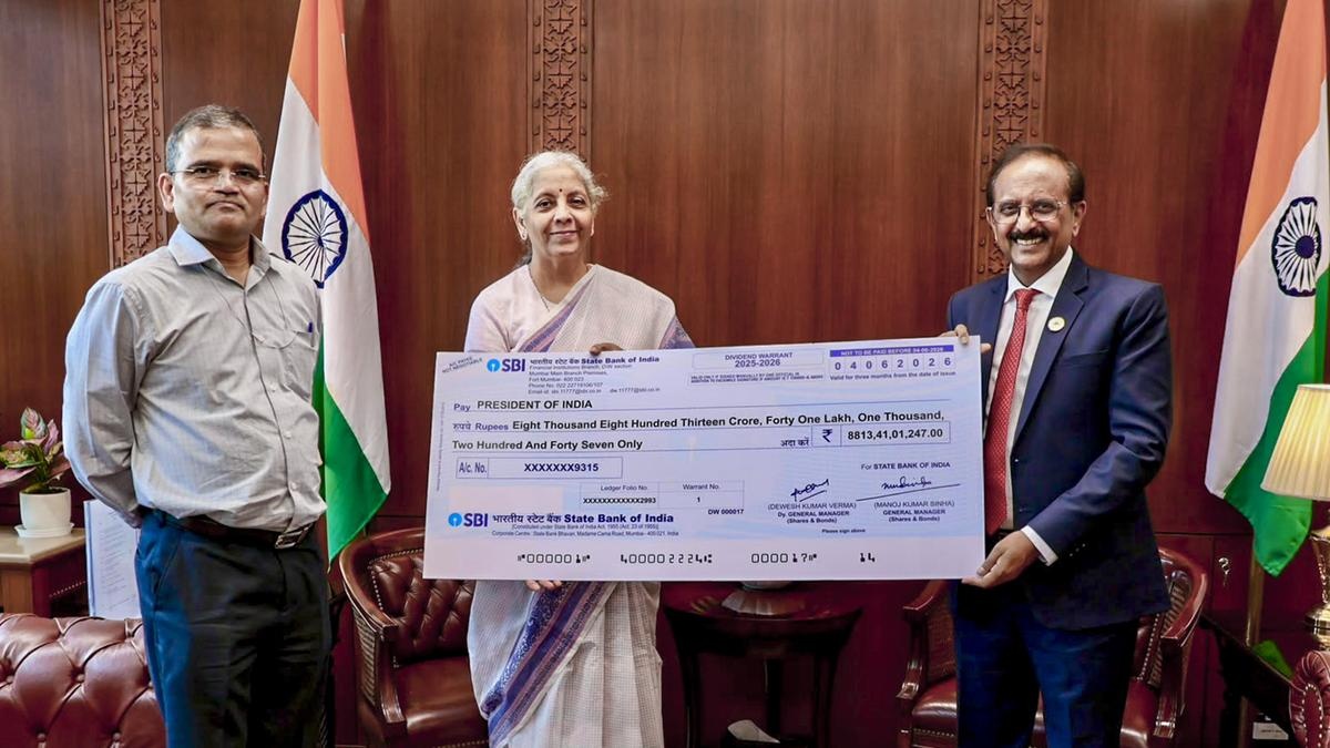 സർക്കാരിന് ലാഭവിഹിതം കൈമാറി SBI