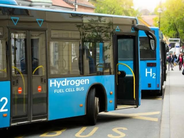 Delhi buses hydrogen from waste