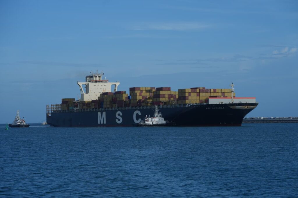 Kochi to Dubai ship service
