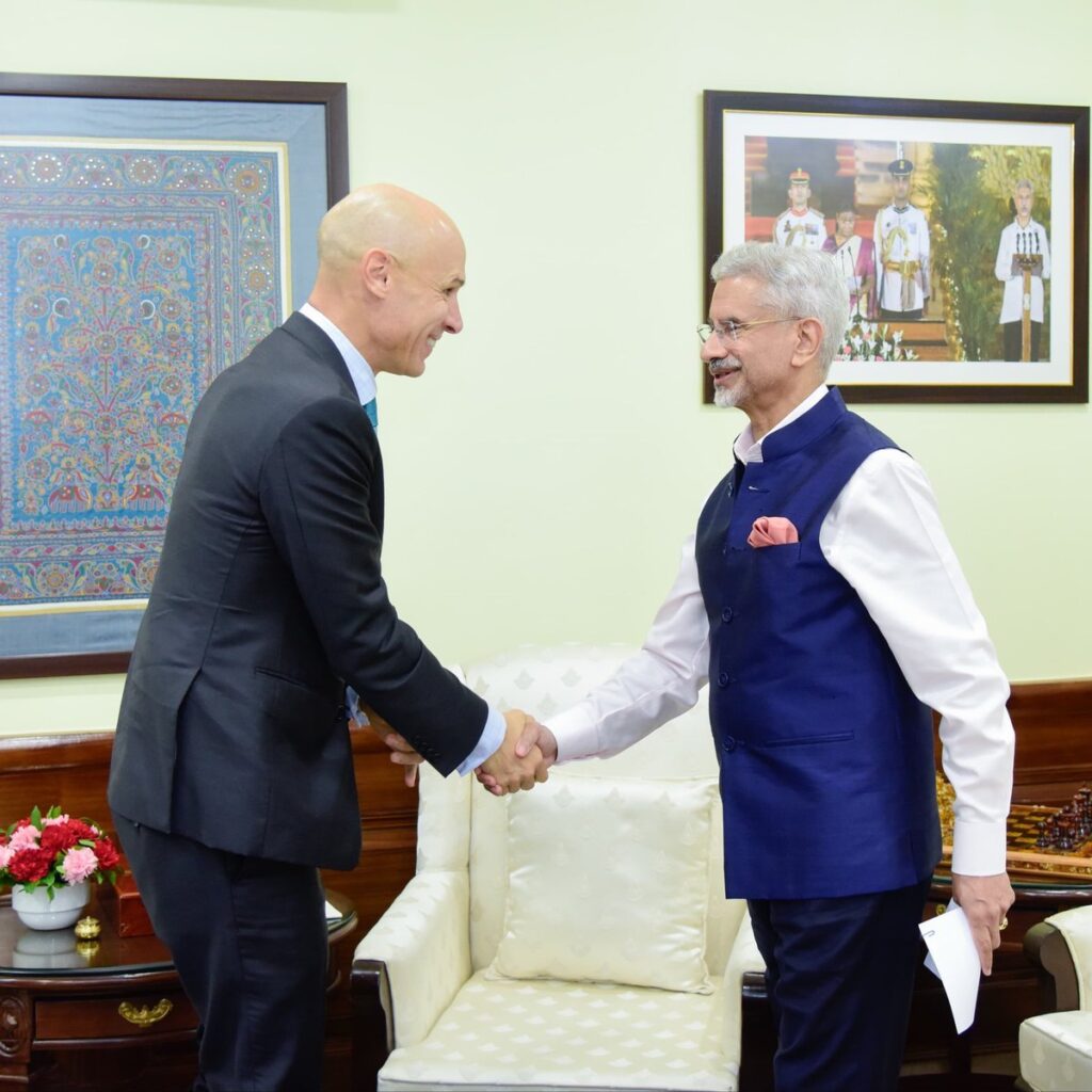 S Jaishankar Meets SWIFT CEO